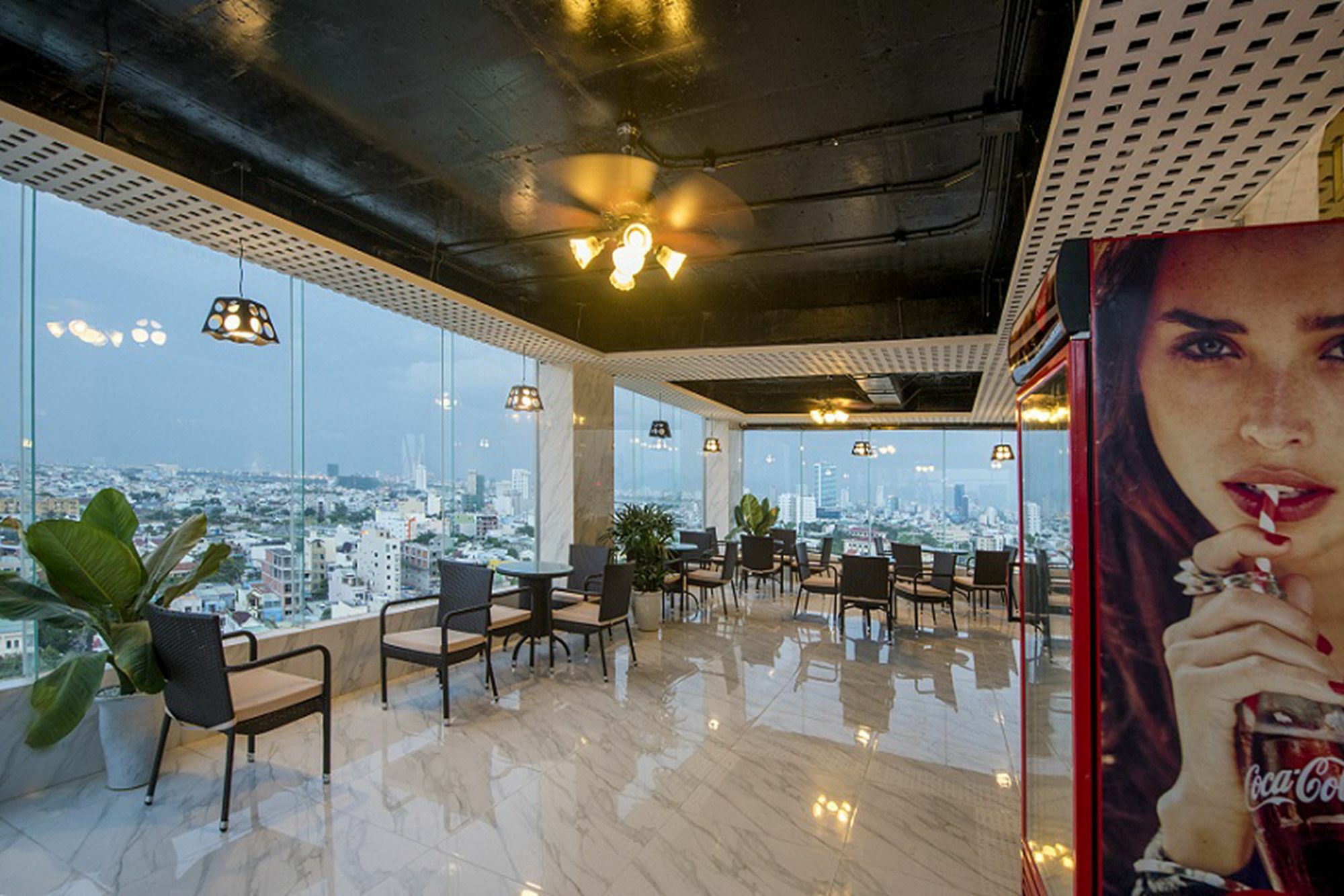 Crystal Boutique By Thg Khách sạn 4*